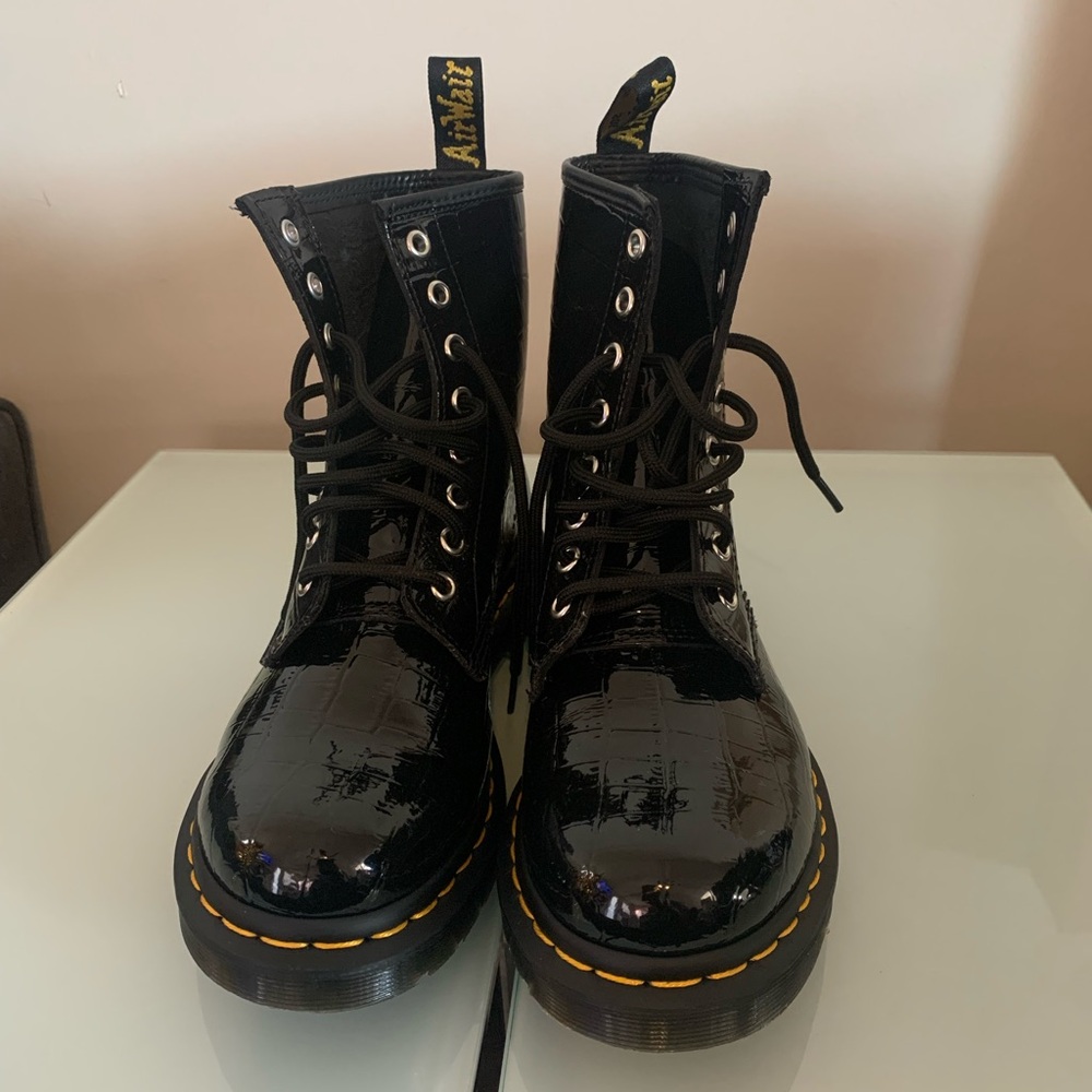 Gently Used Dr. Martens 1460 W Patent Lamper Faux-Croc Embossed Boots Size 7